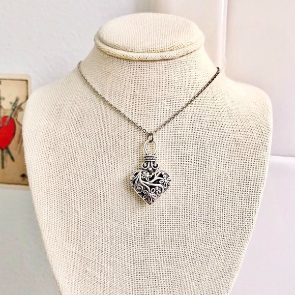 Puffy Antique Floral Heart Pendant Chain Necklace - Picture 3 of 3